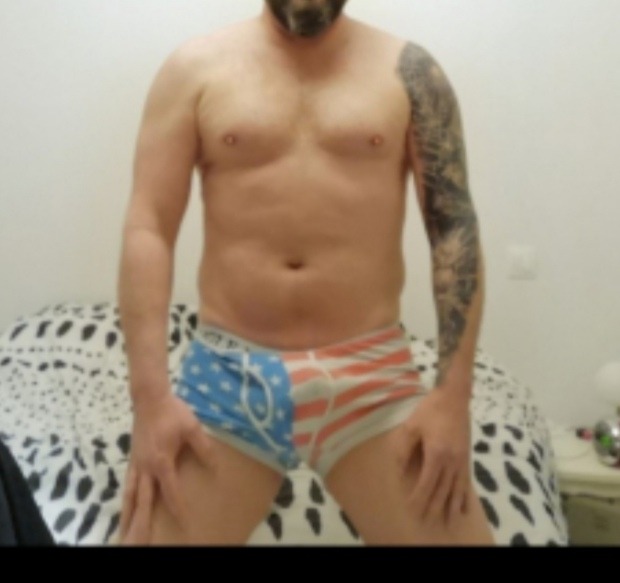 Bernard - Cruising gay à Le Roeulx Profil de Bernard, 37 ans, Cruising gay à Le Roeulx (Hainaut)