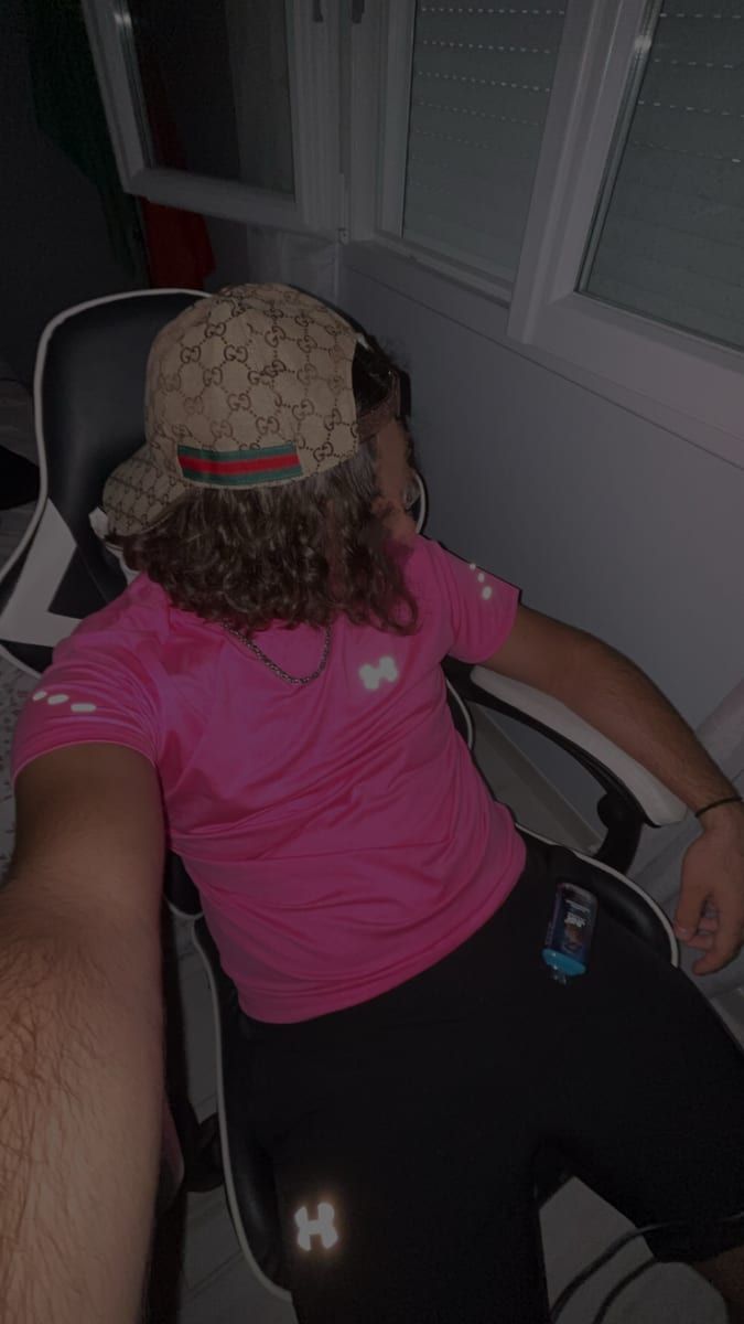 Younesse - Cruising gay à Welkenraedt Profil de Younesse, 23 ans, Cruising gay à Welkenraedt (Liège)