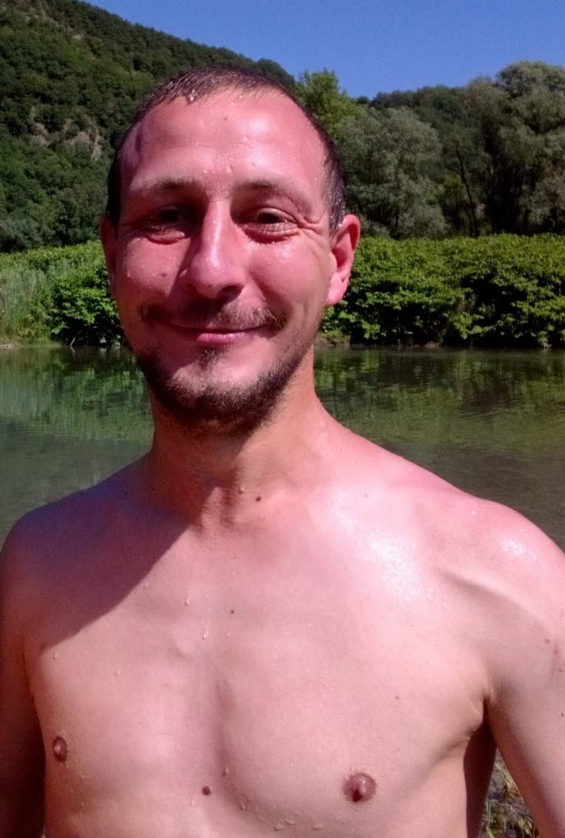 Seng - Cruising gay à Plombières Profil de Seng, 36 ans, Cruising gay à Plombières (Liège)