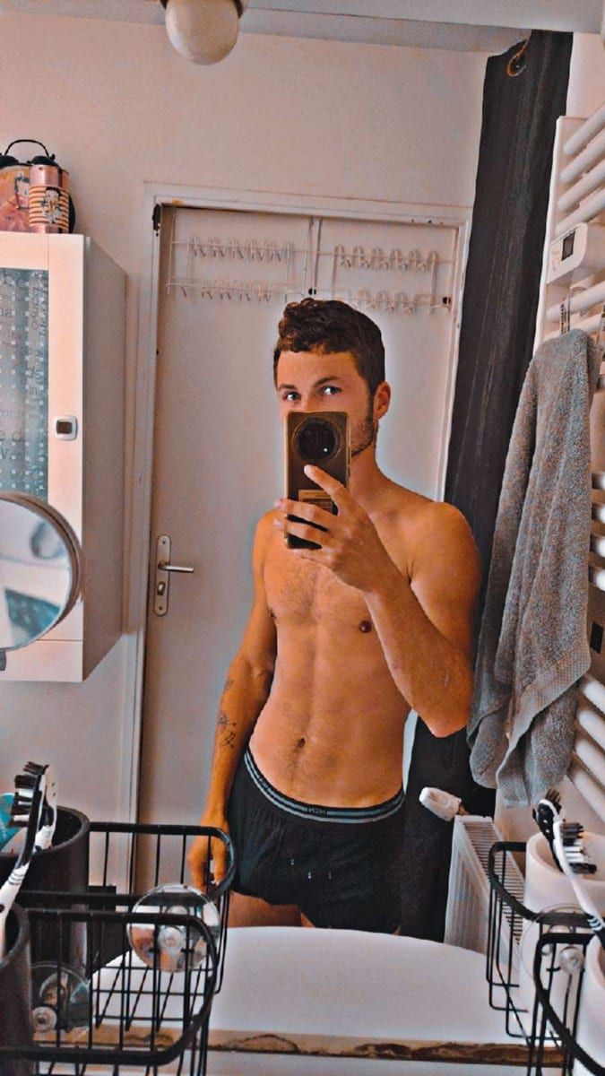 Gonzague - Cruising gay à Saint-Georges-sur-Meuse Profil de Gonzague, 26 ans, Cruising gay à Saint-Georges-sur-Meuse (Liège)