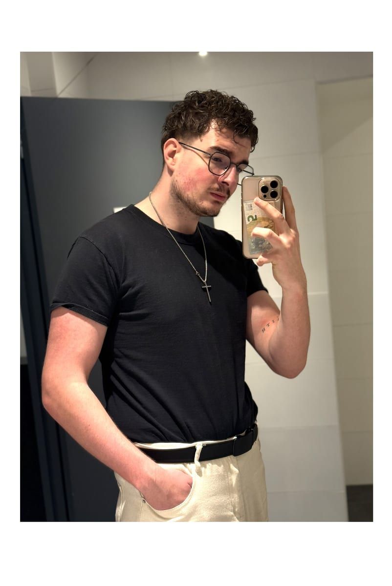 Courte - Cruising gay à Sprimont Profil de Courte, 23 ans, Cruising gay à Sprimont (Liège)