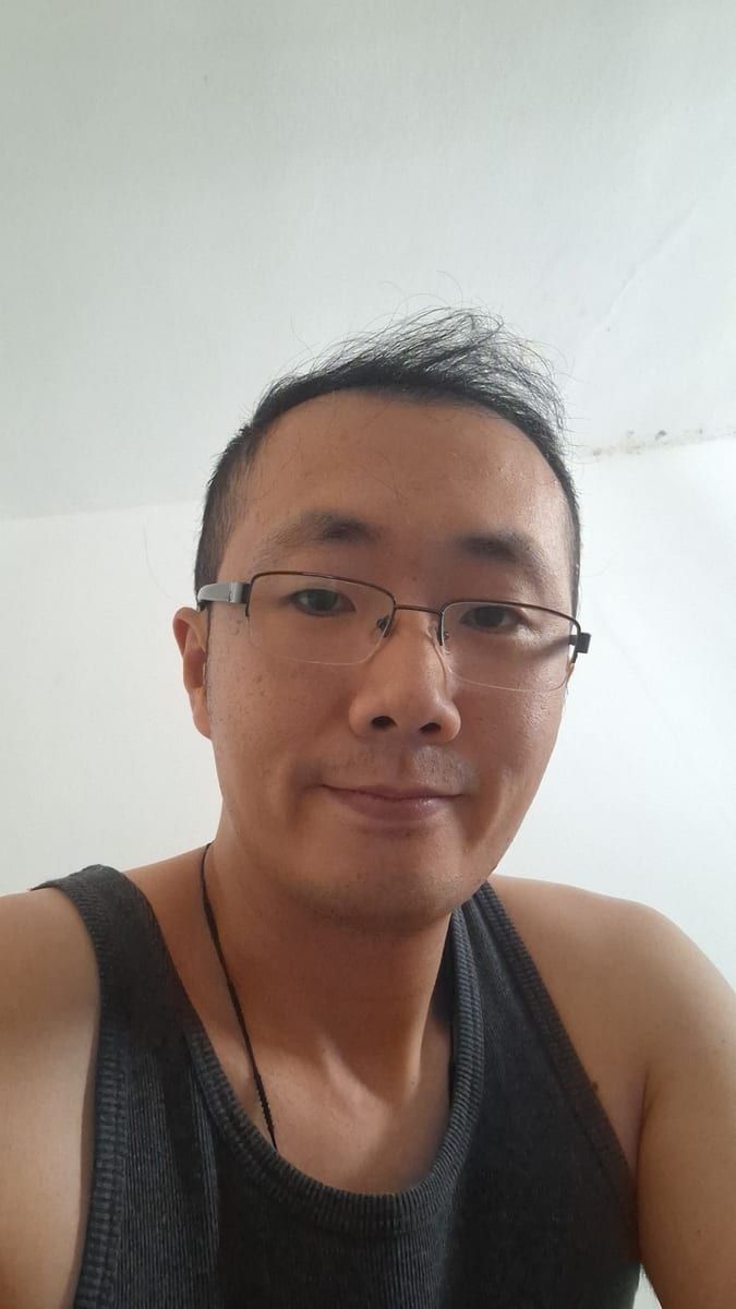 Antonyn - Cruising gay à Amay Profil de Antonyn, 33 ans, Cruising gay à Amay (Liège)