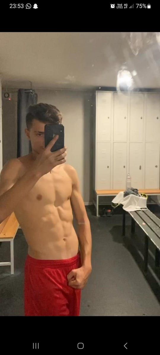 Awais - Cruising gay à Yvoir Profil de Awais, 28 ans, Cruising gay à Yvoir (Namur)