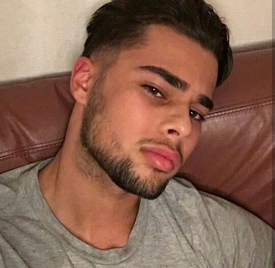 Mahamadou - Cruising gay à Etalle Profil de Mahamadou, 33 ans, Cruising gay à Etalle (Luxembourg)