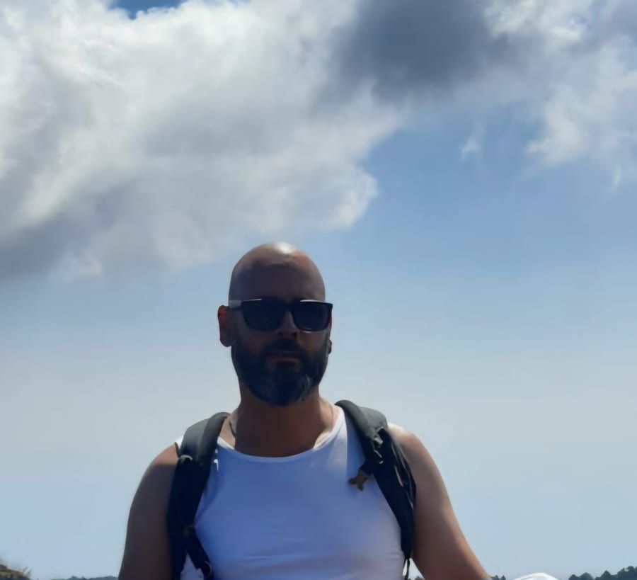 Zakariyya - Cruising gay à Viroinval Profil de Zakariyya, 26 ans, Cruising gay à Viroinval (Namur)