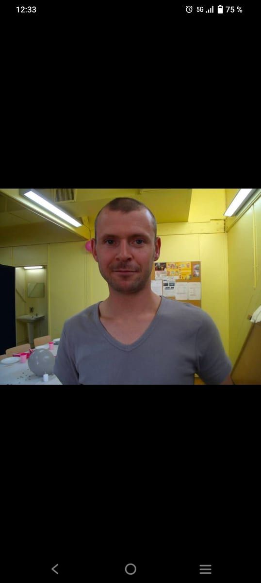 Thimotee - Cruising gay à Boussu Profil de Thimotee, 35 ans, Cruising gay à Boussu (Hainaut)