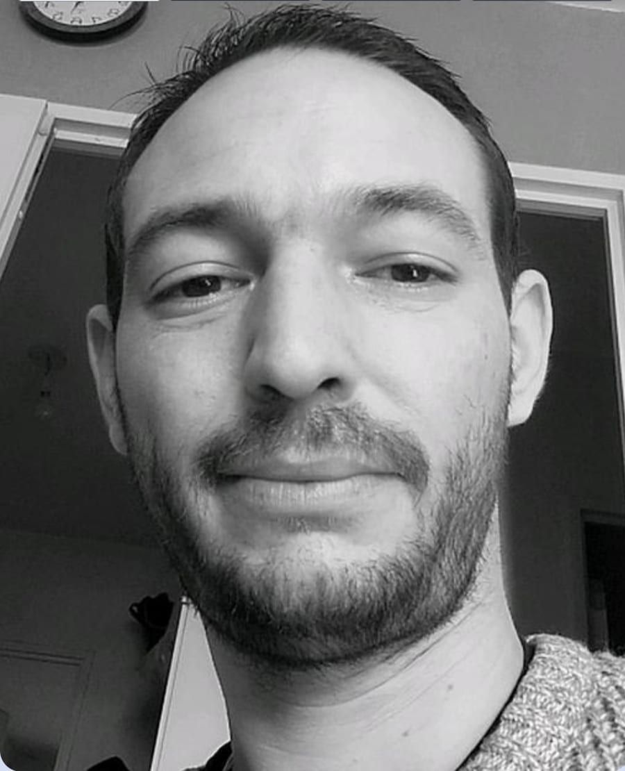 Hosni - Cruising gay à Jurbise Profil de Hosni, 41 ans, Cruising gay à Jurbise (Hainaut)