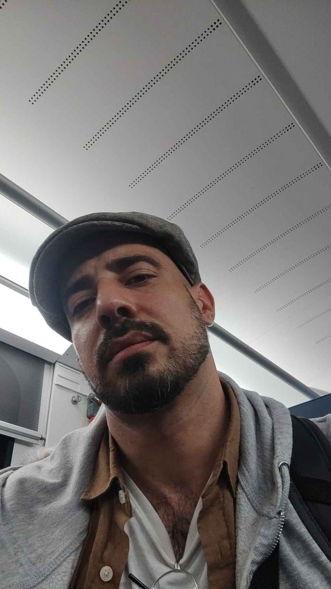 Sylian - Cruising gay à Fleurus Profil de Sylian, 22 ans, Cruising gay à Fleurus (Hainaut)