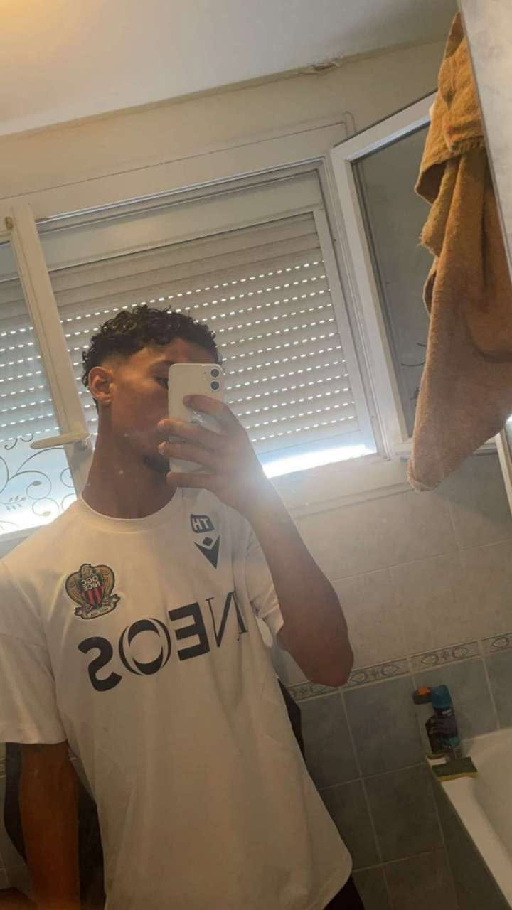 Profil de Lies, 24 ans, Cruising gay à Couvin (Namur)