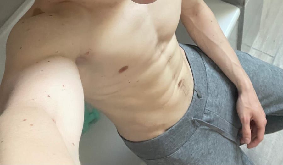 Hantz - Cruising gay à Wellin Profil de Hantz, 24 ans, Cruising gay à Wellin (Luxembourg)