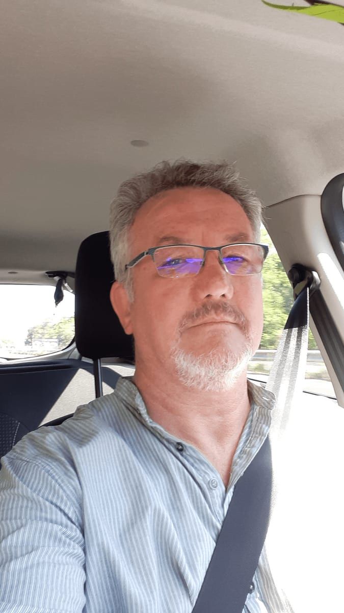 Massi - Cruising gay à Walhain Profil de Massi, 43 ans, Cruising gay à Walhain (Brabant wallon)