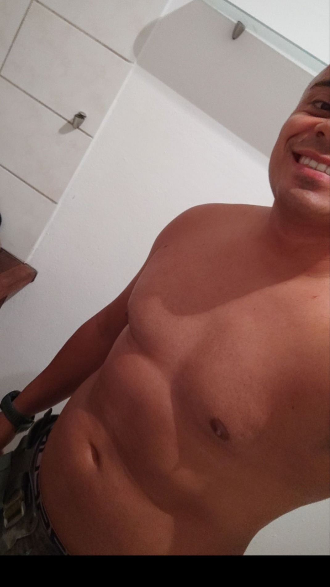Isaac - Cruising gay à Libin Profil de Isaac, 44 ans, Cruising gay à Libin (Luxembourg)