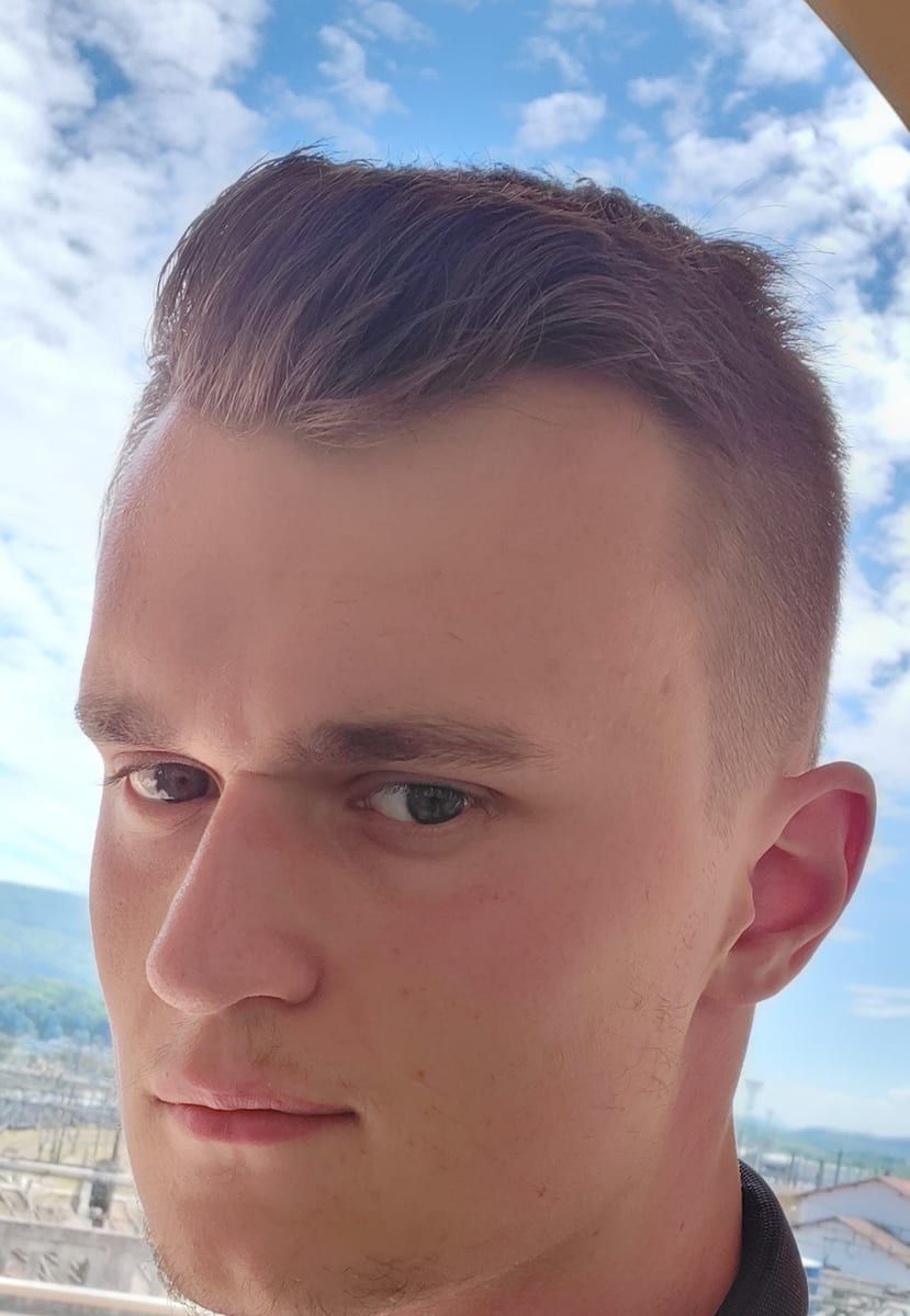Mergim - Cruising gay à Grâce-Hollogne Profil de Mergim, 26 ans, Cruising gay à Grâce-Hollogne (Liège)