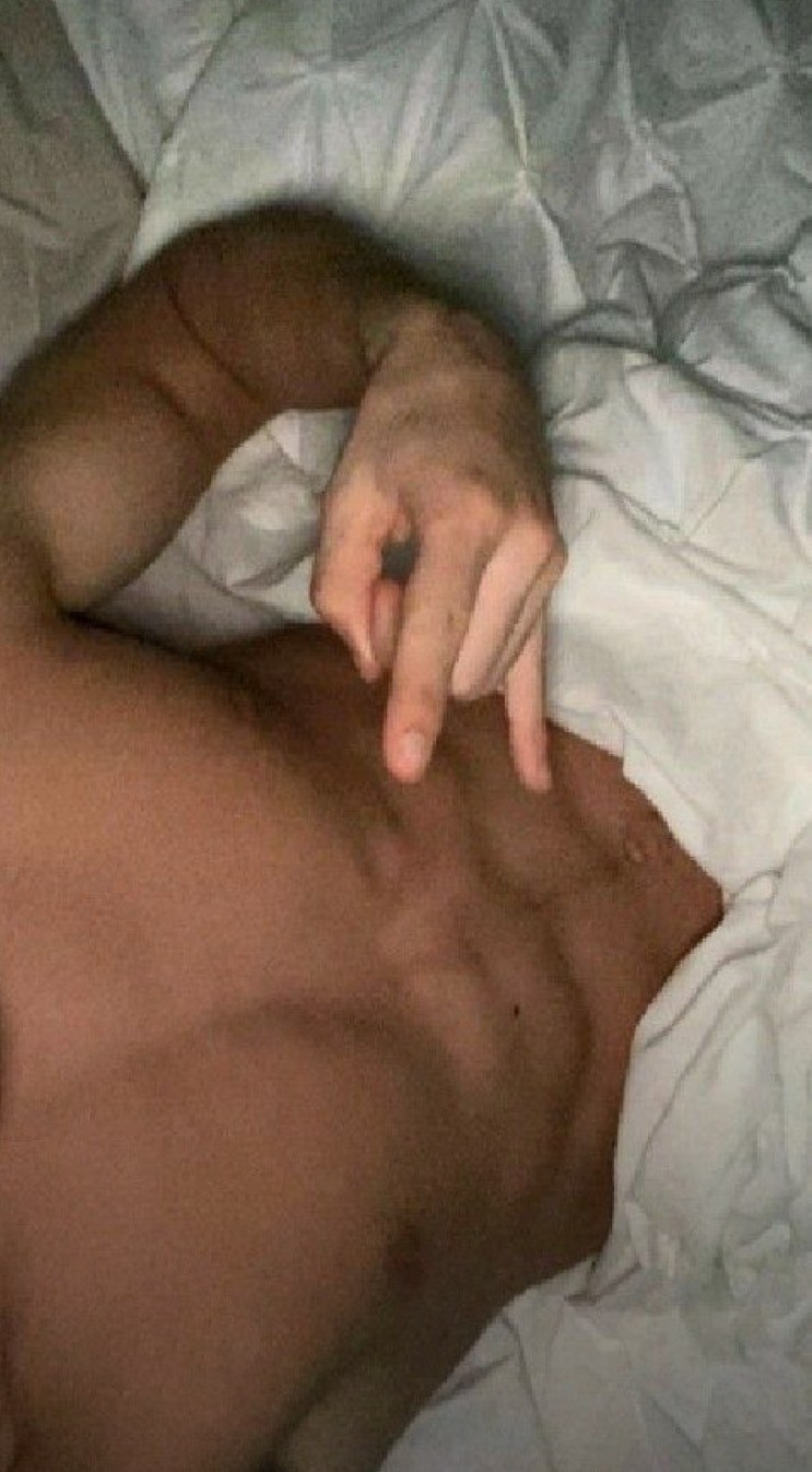 Faiz - Cruising gay à Chièvres Profil de Faiz, 27 ans, Cruising gay à Chièvres (Hainaut)