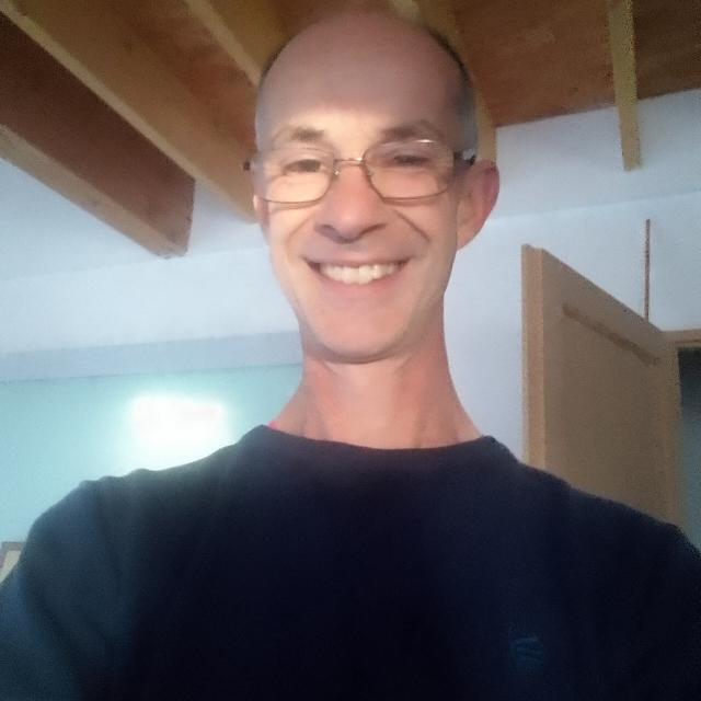 Djezon - Cruising gay à Châtelet Profil de Djezon, 42 ans, Cruising gay à Châtelet (Hainaut)