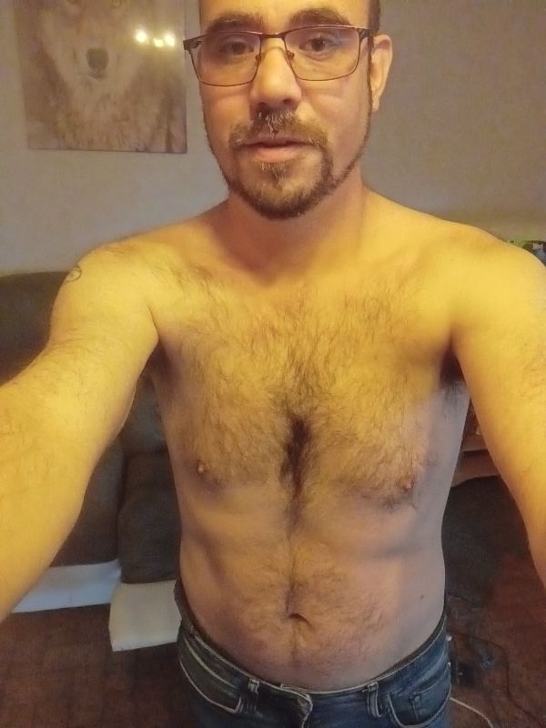 Wladyslas - Cruising gay à Fernelmont Profil de Wladyslas, 41 ans, Cruising gay à Fernelmont (Namur)