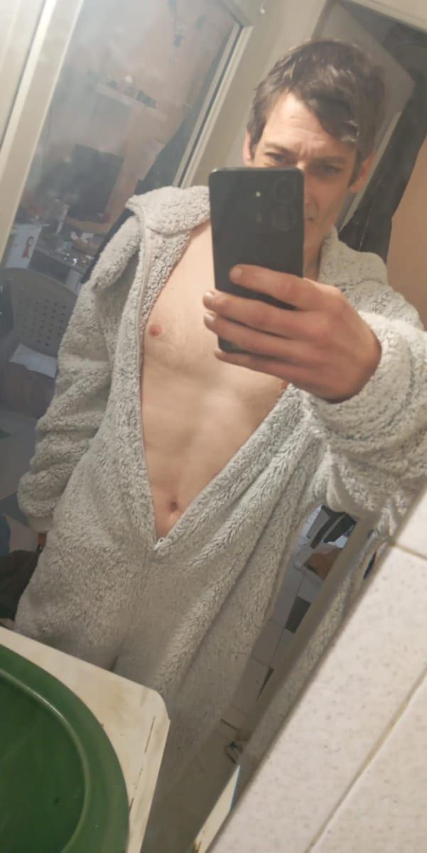 Profil de Gines, 41 ans, Cruising gay à Butgenbach (Liège)