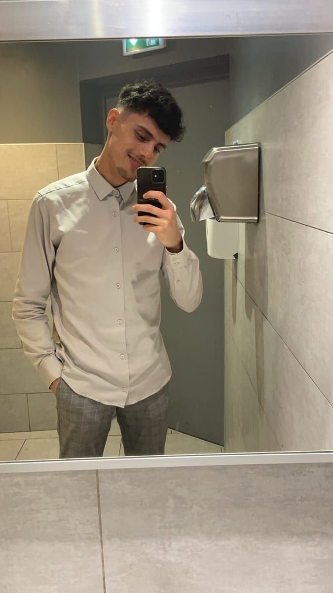 Mladen - Cruising gay à Messancy Profil de Mladen, 23 ans, Cruising gay à Messancy (Luxembourg)
