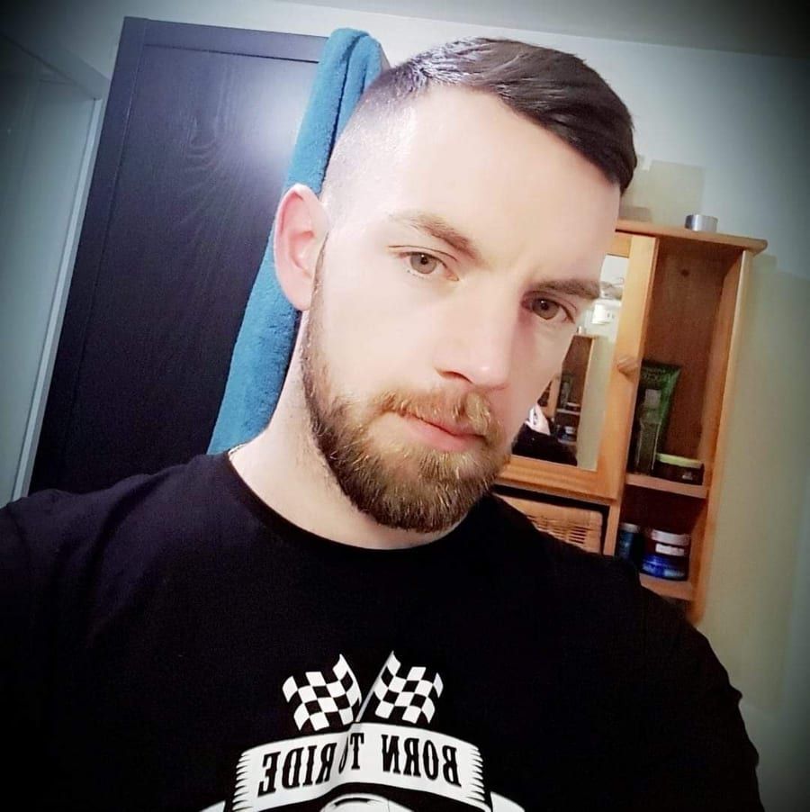 Joakin - Cruising gay à Pecq Profil de Joakin, 30 ans, Cruising gay à Pecq (Hainaut)