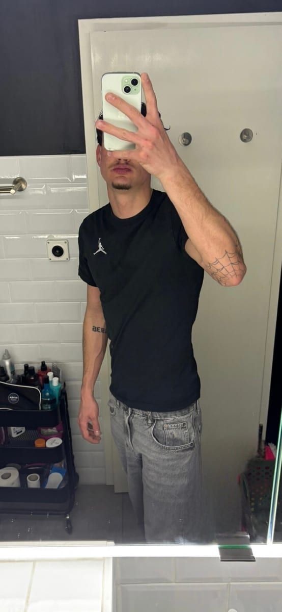 Profil de Djino, 43 ans, Cruising gay à Froidchapelle (Hainaut)