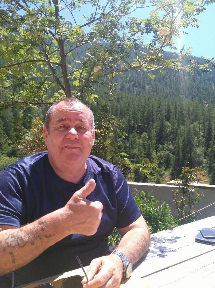 Profil de Theos, 22 ans, Cruising gay à Libramont-Chevigny (Luxembourg)