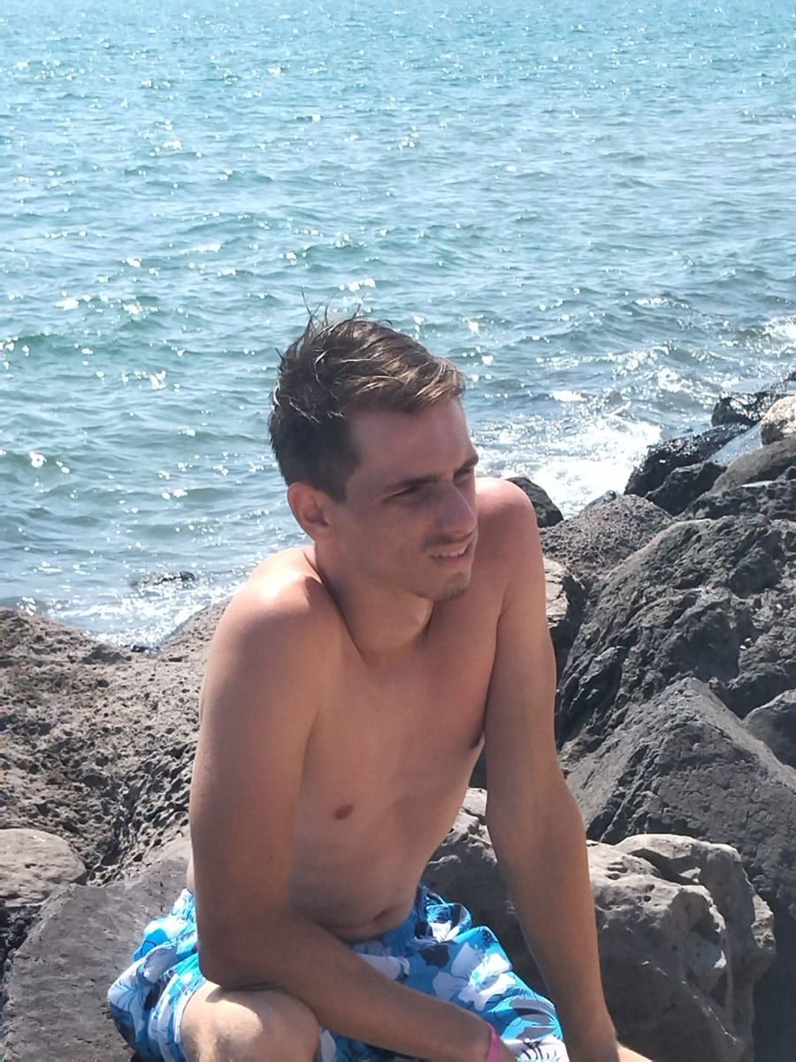 Profil de Yanny, 42 ans, Cruising gay à Chimay (Hainaut)
