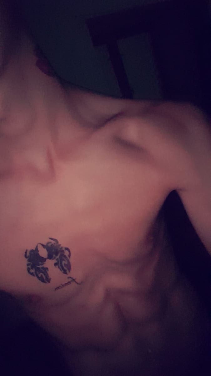Profil de Elis, 26 ans, Cruising gay à Flobecq (Hainaut)