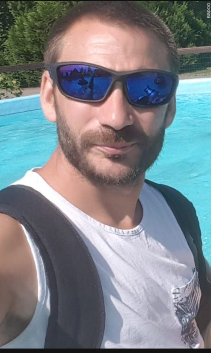 Profil de Djilali, 24 ans, Cruising gay à Flémalle (Liège)