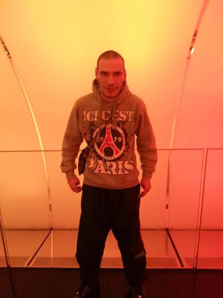 Ghani - Cruising gay à Stoumont Profil de Ghani, 41 ans, Cruising gay à Stoumont (Liège)