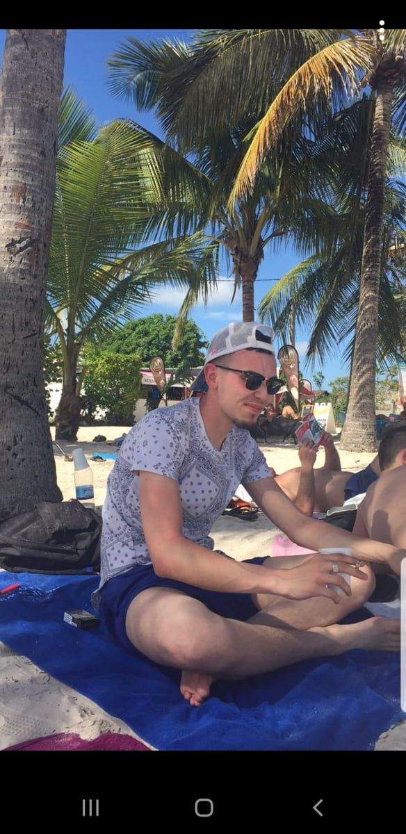 Profil de Saturnin, 29 ans, Cruising gay à Florennes (Namur)