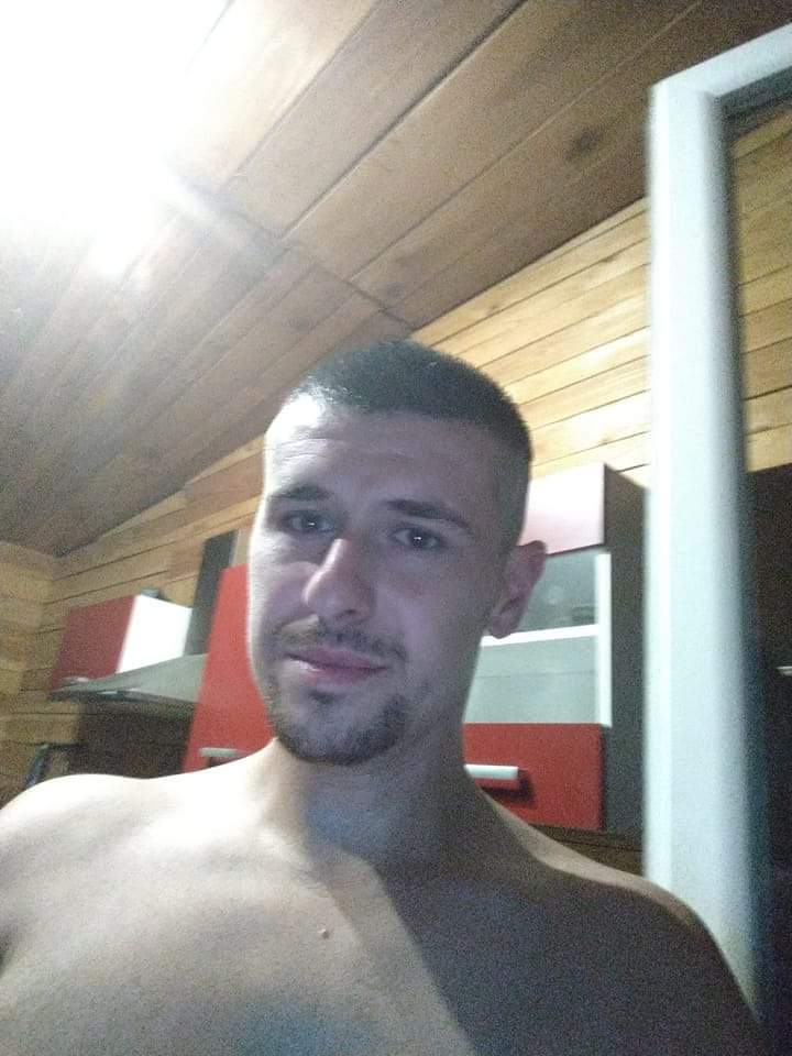 Profil de Abderrahman, 23 ans, Cruising gay à Seneffe (Hainaut)