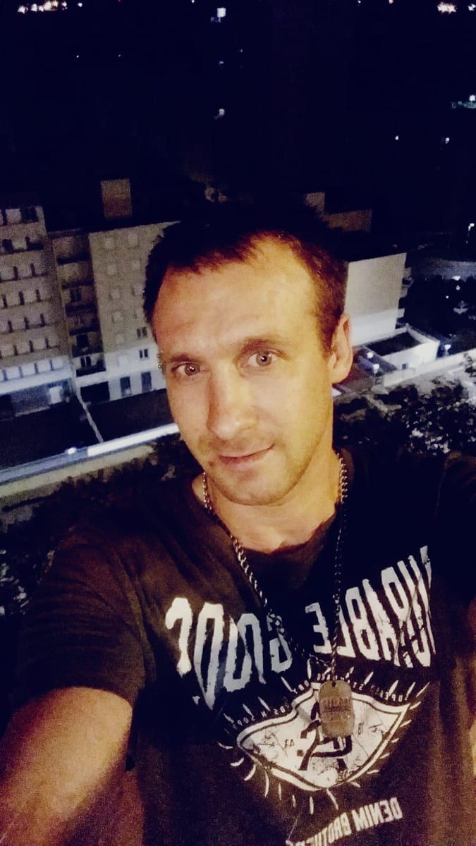 Jamison - Cruising gay à Florenville Profil de Jamison, 38 ans, Cruising gay à Florenville (Luxembourg)