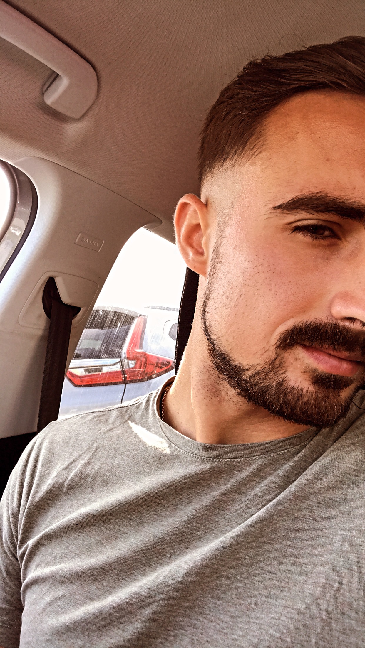 Helmi - Cruising gay à Molenbeek-Saint-Jean Profil de Helmi, 28 ans, Cruising gay à Molenbeek-Saint-Jean (Bruxelles-Capitale)