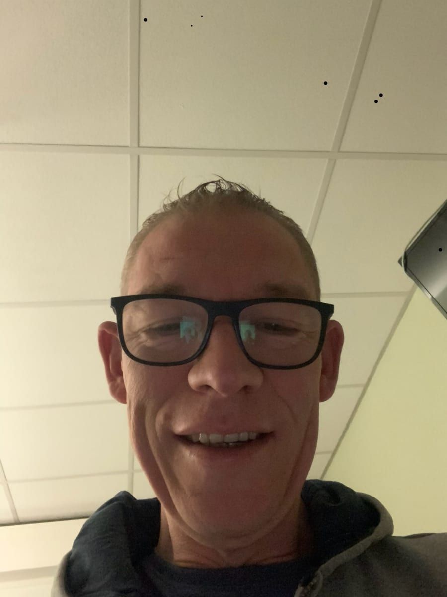 Profil de Janusz, 32 ans, Cruising gay à Beauvechain (Brabant wallon)