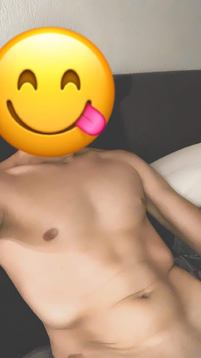 Profil de Ewenn, 22 ans, Cruising gay à Limbourg (Liège)